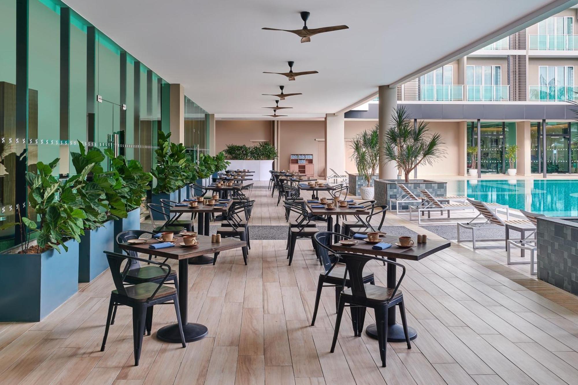 Four Points By Sheraton Десару Экстерьер фото